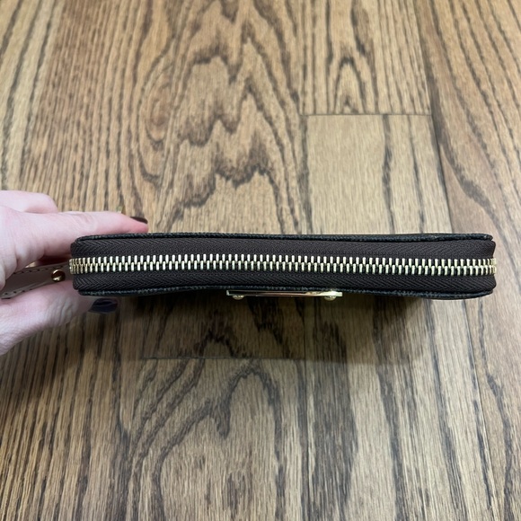 Michael Kors Black and Gold Key Holder - Picture 3 of 4